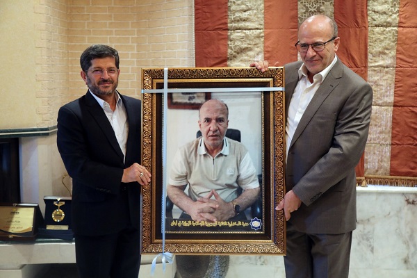 تجلیل از رئیس دانشکده مطالعات اسلامی لبنان به پاس خدمات قرآنی