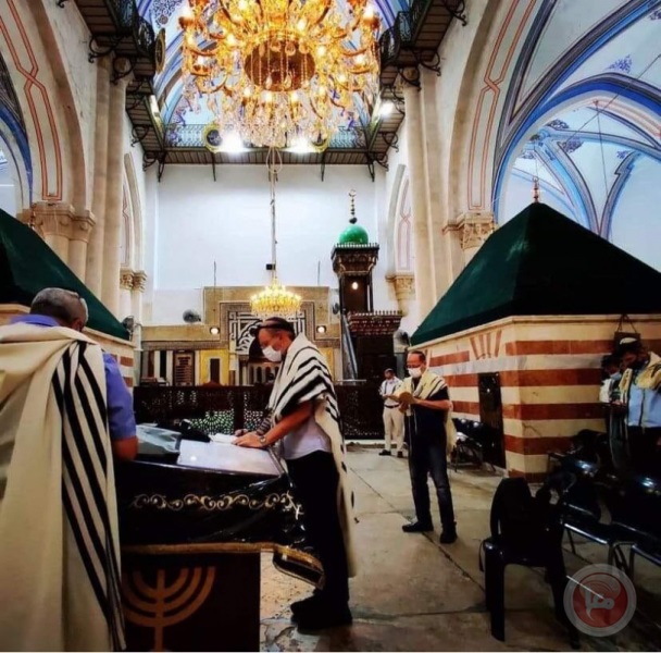 هتک حرمت حرم ابراهیمی از سوی شهرک نشینان صهیونیست + عکس