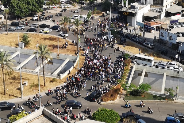 2 کشته و 21 زخمی در تیراندازی افراد ناشناس به معترضان در بیروت