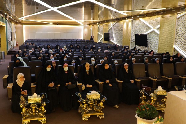 مسابقه بین‌المللی داستان نویسی قرآنی برای دانشجویان دختر دانشگاه‌ها برگزار شد +عکس