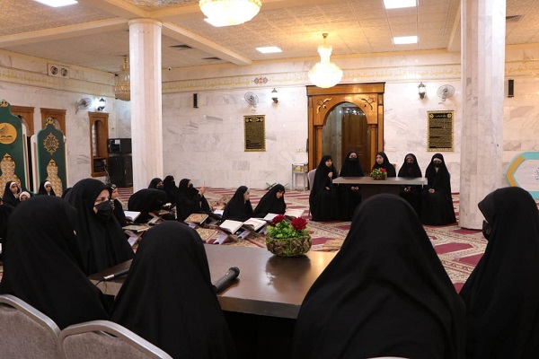 برپایی محفل انس با قرآن دختران حافظ قرآن بصره از سوی آستان حسینی + عکس