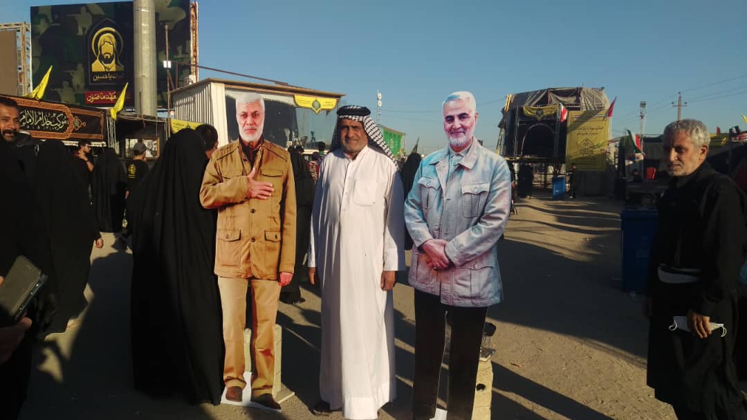 دلتنگی زائران اربعین حسینی برای سردار سلیمانی + عکس