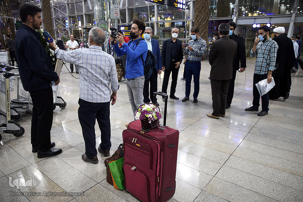 سینا طباخی به کشور بازگشت / ارتباط قهرمانان را با ایجاد باشگاه قرآنی منسجم خواهیم کرد سینا طباخی به کشور بازگشت / ارتباط قهرمانان را با ایجاد باشگاه قرآنی منسجم خواهیم کرد