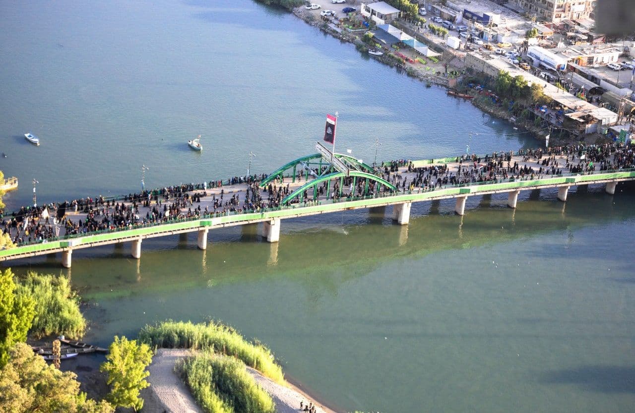 حال و هوای بین‌الحرمین در شب اربعین حسینی (گزارش تصویری)