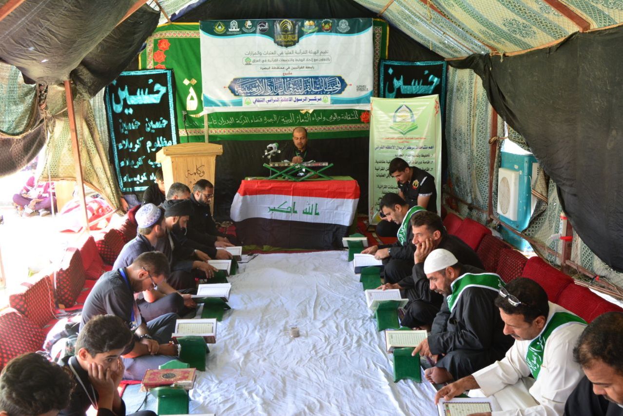 بصیرت‌افزایی زائران پیاده در ایستگاه‌های قرآنی مسیر حسین(ع) + فیلم