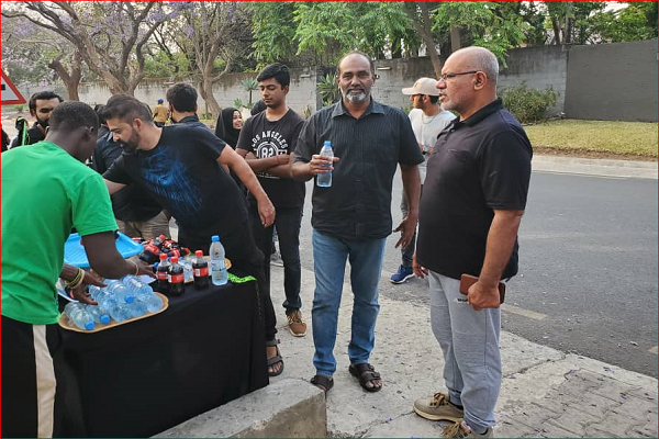 طنین يا حسين(ع) در خیابان‌های زامبیا + فیلم و عکس