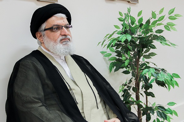 فراموشی آداب اسلامی به کمک هجمه فرهنگ غربی؛ چالش امروزی وحدت