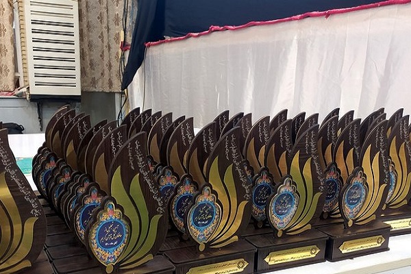 تجلیل از حافظان قرآن