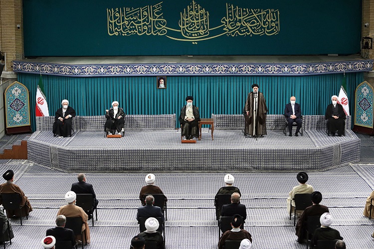 دیدار میهمانان کنفرانس وحدت اسلامى و جمعی از مسئولان نظام با رهبر انقلاب دیدار میهمانان کنفرانس وحدت اسلامى و جمعی از مسئولان نظام با رهبر انقلاب