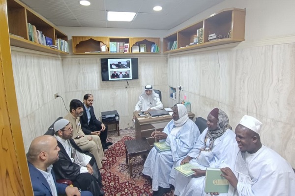 میزبانی آستان مقدس حسینی از گروه قرآنی موریتانی + عکس