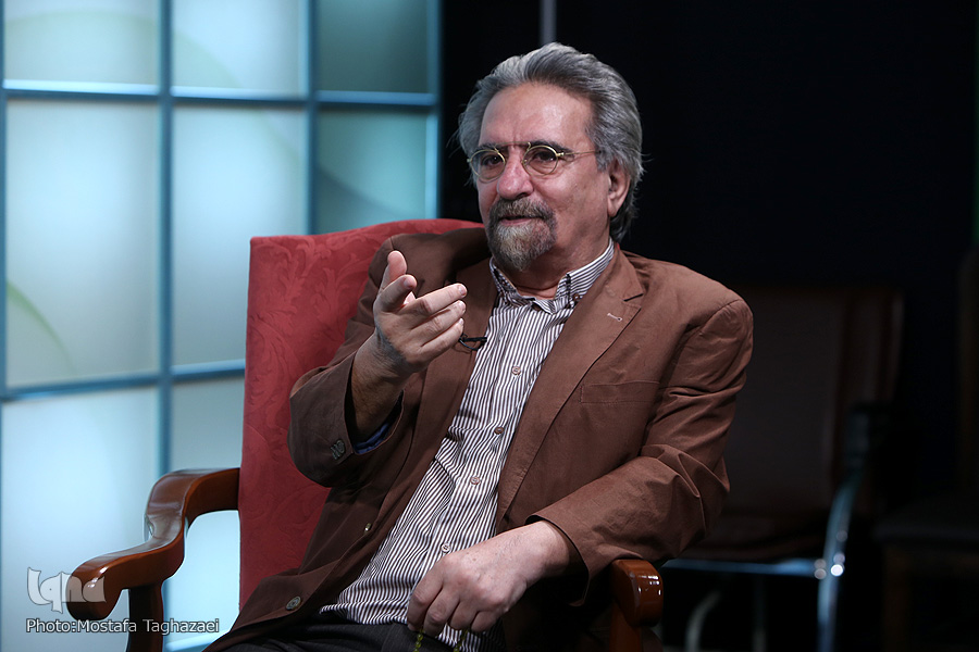 منوچهر صدوقی سها