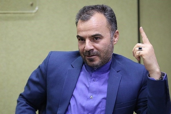 میکائیل باقری