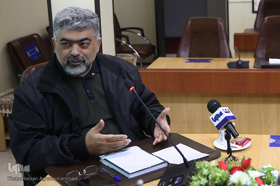 حمیدرضا حسینی‌دانا؛ رئیس اندیشکده راهبردی رسانه‌ها و فضای مجازی