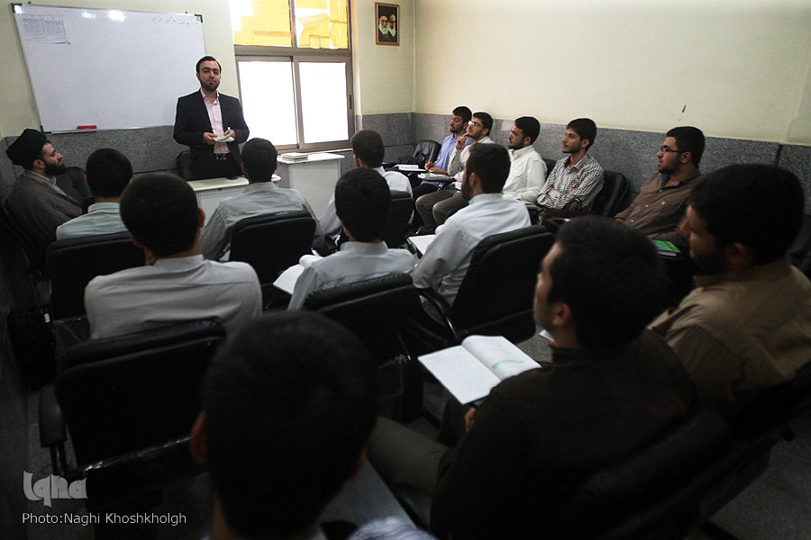 فردا کار شود/// رسالت دانشجویان که به فراموشی سپرده شد/ تعطیلی فعالیت&zwnj;های علمی و فرهنگی دانشجویی به علت شیوع ویروس کرونا/ اثرات کرونا بر روحیه و اخلاق دانشجویان/ کشورهای مقصد دانشجویان ایرانی کدام اند؟/ گوشه&zwnj;گیری؛ هدیه کووید 19 به دانشجویان/ دانشجوی مسلمان چه شاخصه&zwnj;ای دارد؟