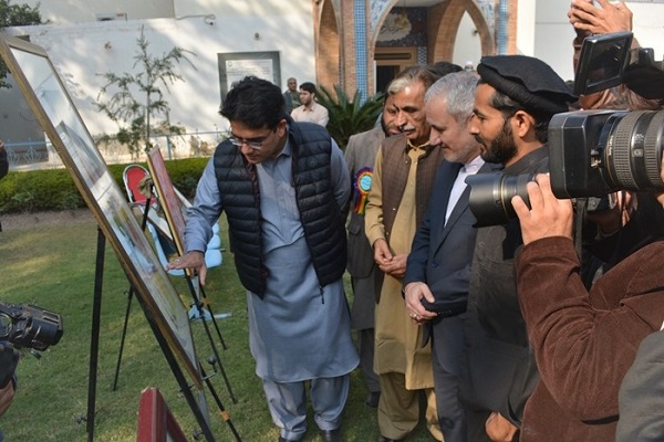 بررسی ریشه‌های تاریخی زبان فارسی در فرهنگ پشتون در همایش ادبی ایران و پاکستان