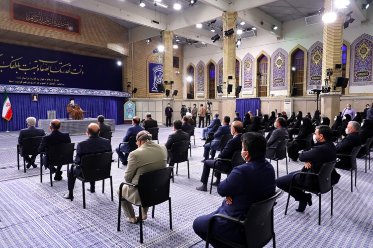 دیدار جمعی از پرستاران و خانواده شهدای سلامت با رهبر معظم انقلاب