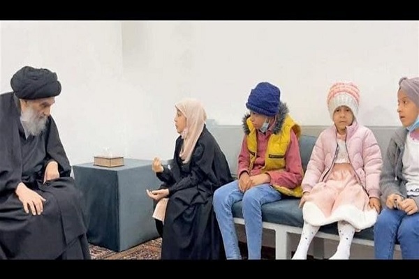 کودکان سرطانی با آیت‌الله سیستانی دیدار کردند