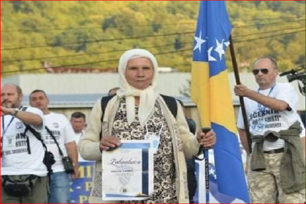 درگذشت بانوی مسلمان بوسنیایی فعال در راهپیمایی صلح + عکس
