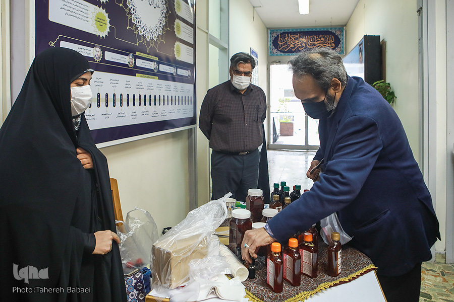 نمایشگاه محصولات واحدهای فناور مرکز رشد جهاد دانشگاهی برپا شد