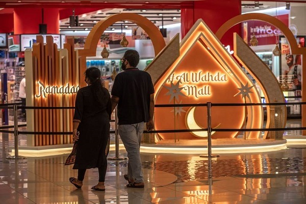 عکس | تزئینات رمضانی مراکز حرید در امارات