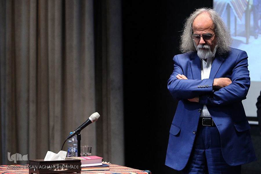 تكه&zwnj;ای از شب را بيدار باشيد