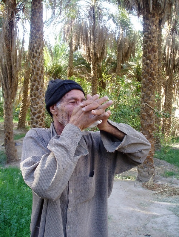 سفیدمهره، ساز مقدسی که بانگ سحری مردم است سفیدمهره، ساز مقدسی که بانگ سحری مردم است