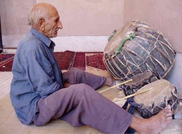 سفیدمهره، ساز مقدسی که بانگ سحری مردم است سفیدمهره، ساز مقدسی که بانگ سحری مردم است