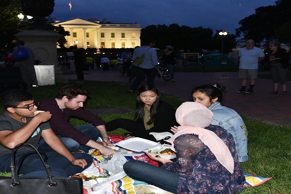 معرفی اماکن سرو افطار و برپایی نیایش&zwnj;های رمضانی در آمریکا/آماده