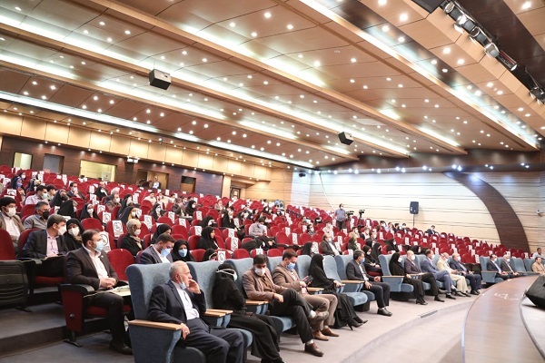 برگزاری شب قرآن در دانشگاه علوم پزشکی شهید بهشتی / تجلیل از رتبه‌آوران جشنواره قرآنی + عکس