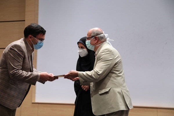 برگزاری شب قرآن در دانشگاه علوم پزشکی شهید بهشتی / تجلیل از رتبه‌آوران جشنواره قرآنی + عکس