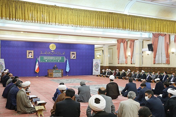 آشنایی با مفاهیم متعالی قرآنی بهترین راه مقابله با ناهنجاریهاست آشنایی با مفاهیم متعالی قرآنی بهترین راه مقابله با ناهنجاریهاست