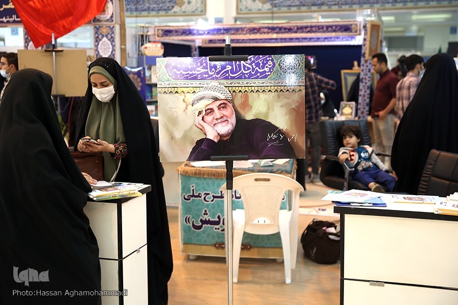 دوخت رایگان چادر، نذر حجاب و هدیه به حجاب اولی&zwnj;ها در نمایشگاه قرآن