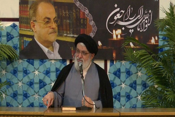 برگزاری یادبود استاد قرآن عراقی با حضور ملیت‌ها در لندن + عکس