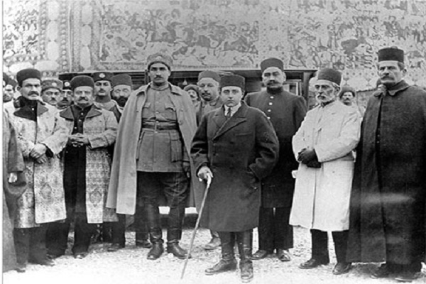 آغاز و پایان دوره رضاخانی