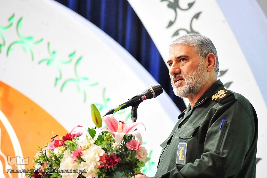 نمایش اتحاد و یک‌دلی در سایه قرآن