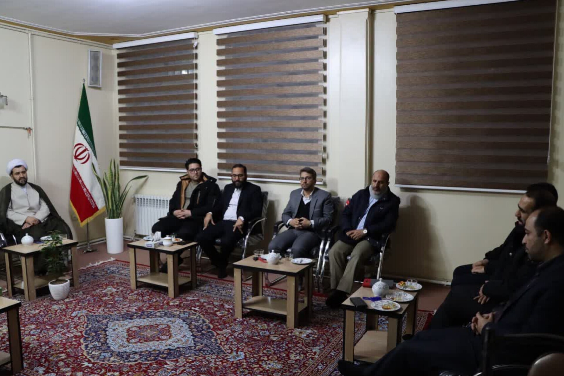 دیدار اعضای مجمع قرآنیان اسلامشهر با امام جمعه  شهرستان