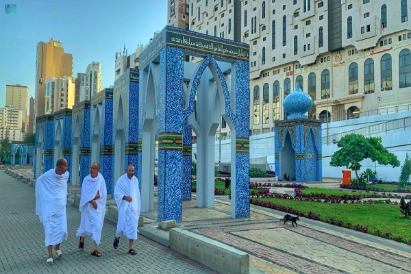 اجرای طولانی‌ترین نقاشی دیواری جهان با حروف در مکه مکرمه