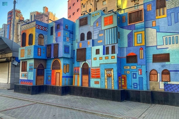 اجرای طولانی‌ترین نقاشی دیواری جهان با حروف در مکه مکرمه