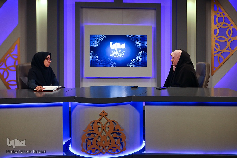 طهورا منزوی