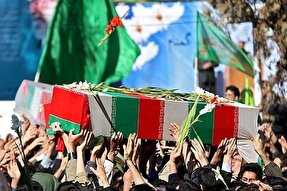 پیکر 15 شهید گمنام در 15 نقطه یادمانی یزد به خاک سپرده شد