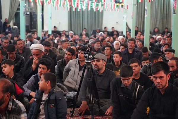 برگزاری محفل انس با قرآن در روستای احمدآباد + عکس