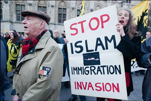 با شیوه‌ متفاوت با اسلام‌ستیزان مقابله کنید