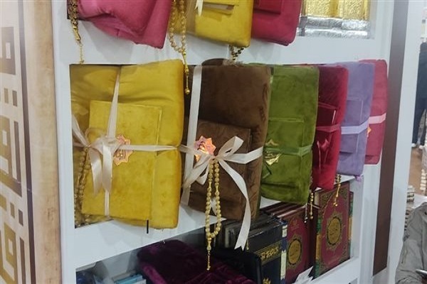 ترمیم کتاب‌های خطی در غرفه الازهر
