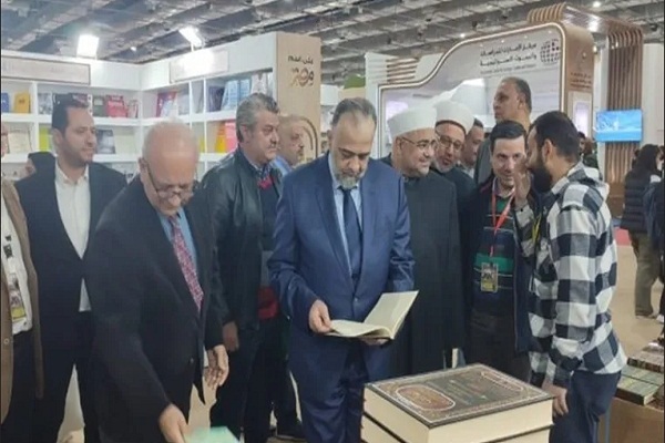 تاکید وزیر اوقاف سوریه بر مبارزه با تروریسم از تریبون نماز جمعه قاهره/آماده