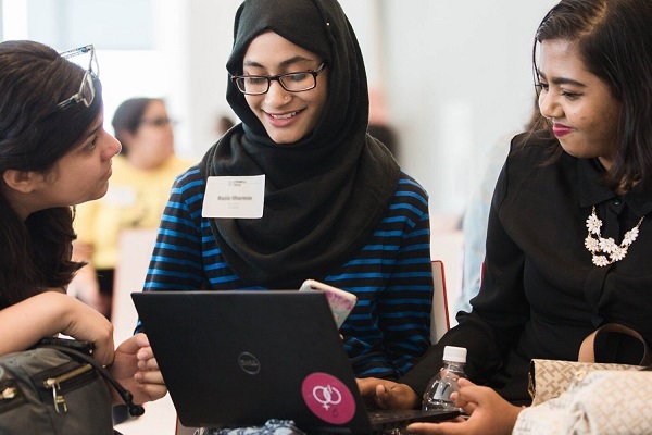 زنان مسلمان کارآفرین و اقتصادی که شکوفا میشود زنان مسلمان کارآفرین و اقتصادی که شکوفا میشود