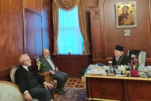 ابلاغ سلام و تبریک سال نو میلادی رئیس جامعةالمصطفی به اسقف اعظم استانبول ابلاغ سلام و تبریک سال نو میلادی رئیس جامعةالمصطفی به اسقف اعظم استانبول