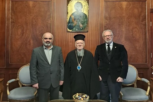 ابلاغ سلام و تبریک سال نو میلادی رئیس جامعةالمصطفی به اسقف اعظم استانبول ابلاغ سلام و تبریک سال نو میلادی رئیس جامعةالمصطفی به اسقف اعظم استانبول