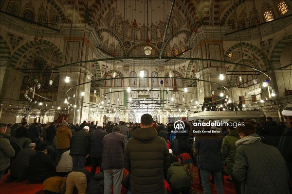 برگزاری مراسم شب معراج پیامبر اکرم (ص) در مساجد ترکیه