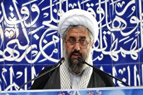 سیاستمداران غربی برای انحراف اذهان عمومی از مشکلات داخلی خودشان به قرآن اهانت می‌کنند