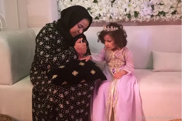 حال و هوای دختران و پسران روزه اولی در مراکش از حنابندان تا بالارفتن از نردبان